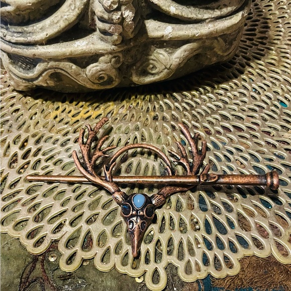 Gothic Crow Skull with Antlers Hair Pin with Chopstick Fastening - Picture 2 of 2